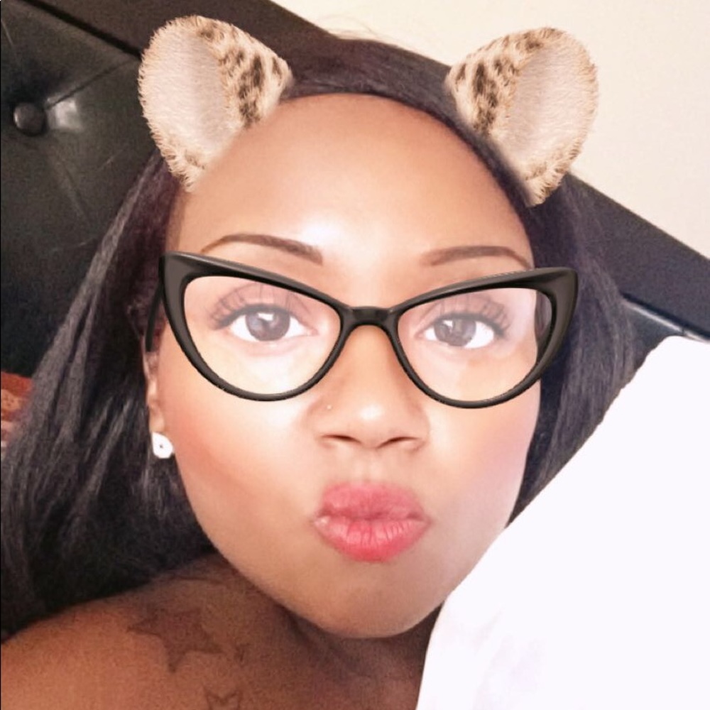 Meet your Posher, Julie